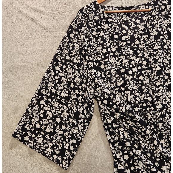 Lane Bryant Black White Floral Button Up Blouse Size 26/28 Bloomcore Feminine - Picture 5 of 13